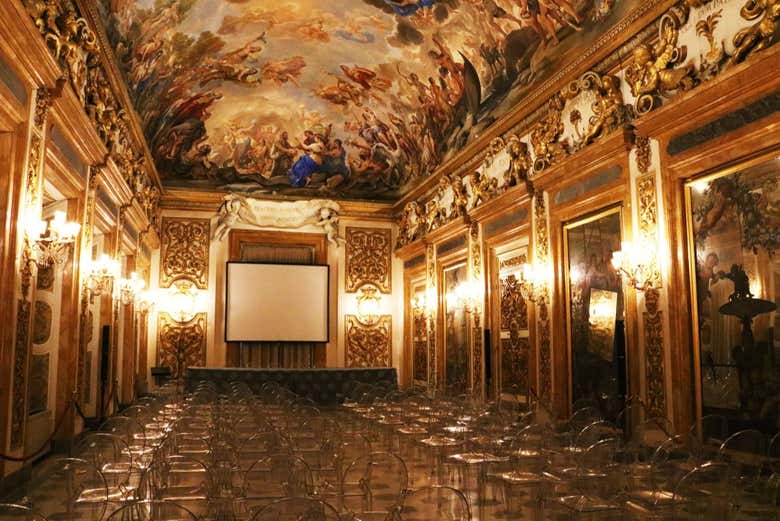 Admirez l'étonnant palais des Médicis