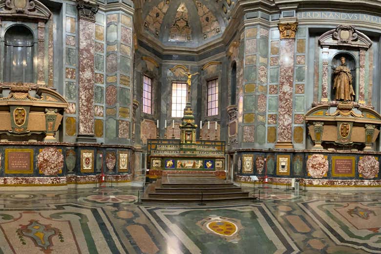 Pedras preciosas no interior da capela dos Príncipes