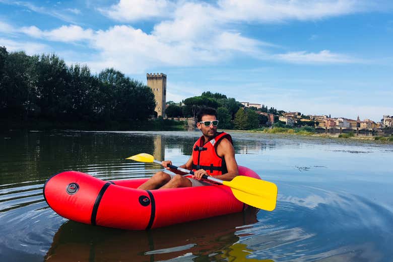 Ready to kayak along the Arno River?