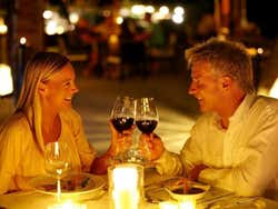 Cenando in un ristorante di Chianti