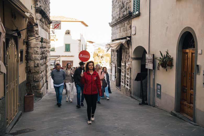 Promenade dans les rues d'un village du Chianti