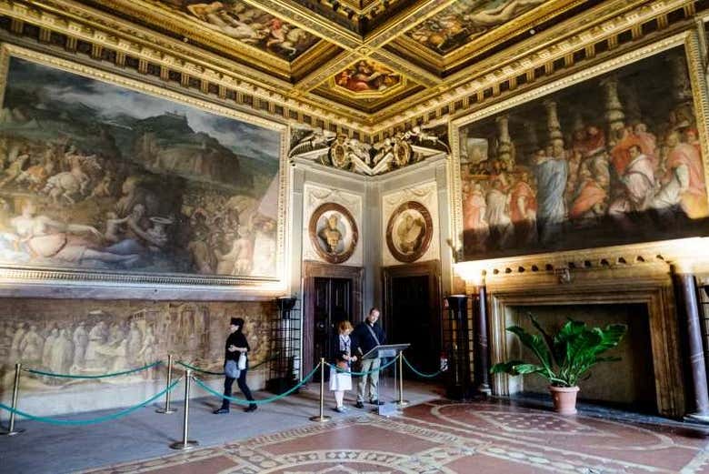 Um dos salões do palácio