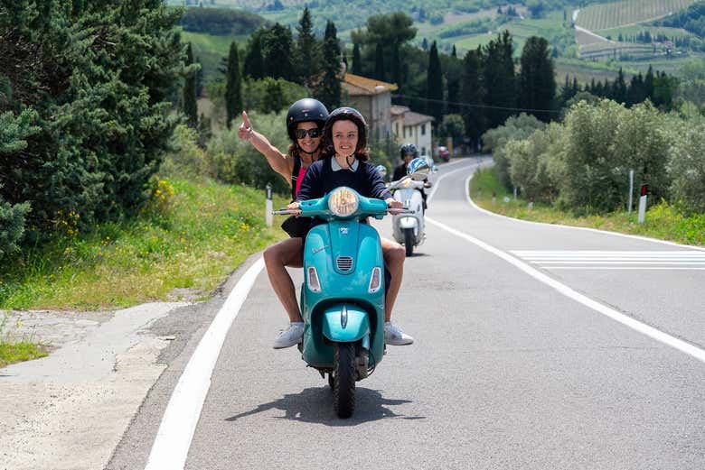 Excursion en Vespa avec des amis