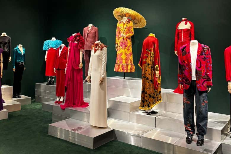 Veréis algunos de los trajes más icónicos de Gucci