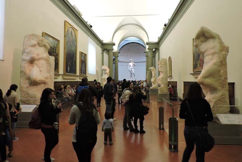 Visitando la Galería de la Academia de Florencia