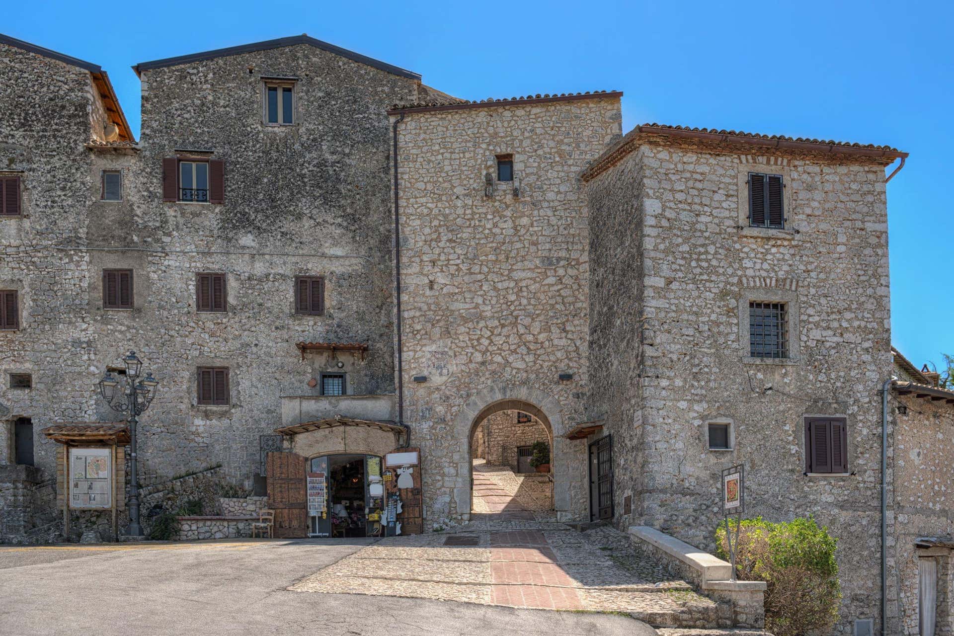 Visite guidée dans Fumone