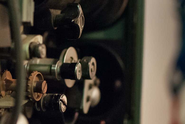 Detalles de un proyector de cine