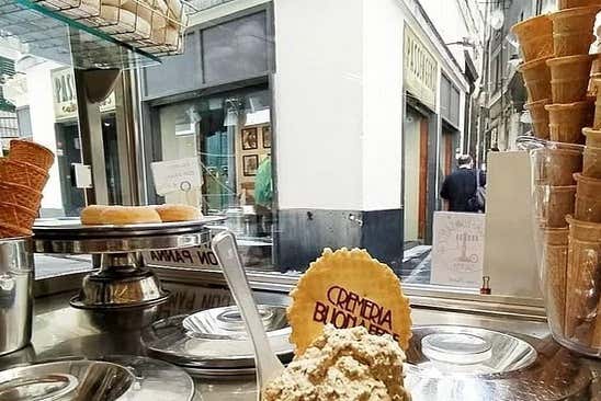 All'interno della gelateria