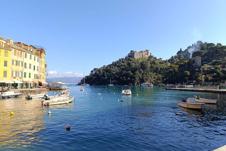 Você poderá explorar Portofino por conta própria