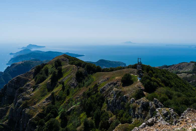 Divisando las montañas de la península de Sorrento
