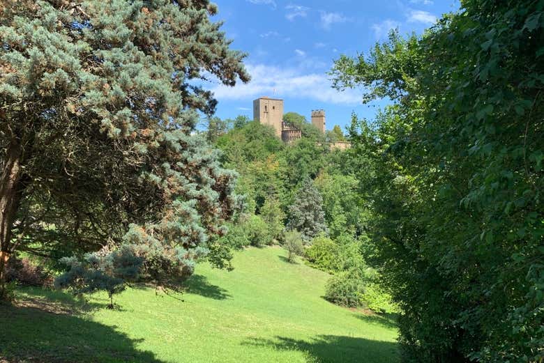 Il Castello di Gropparello sullo sfondo