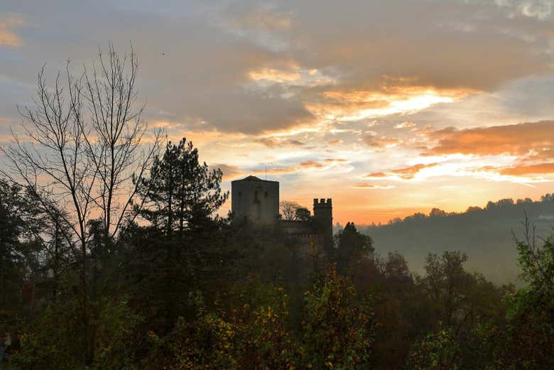 Castello di Gropparello al tramonto