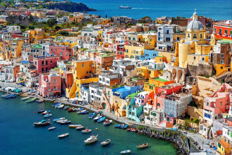 Un des paysages typiques du casque historique de Procida