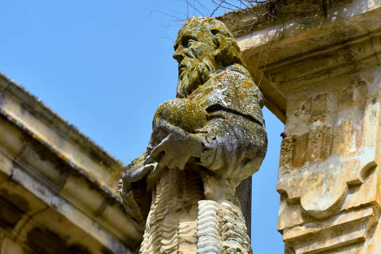 Sculture della piazza del Duomo di Lecce
