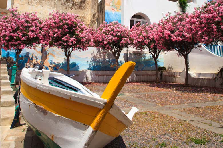 Um barco de pesca em Salina