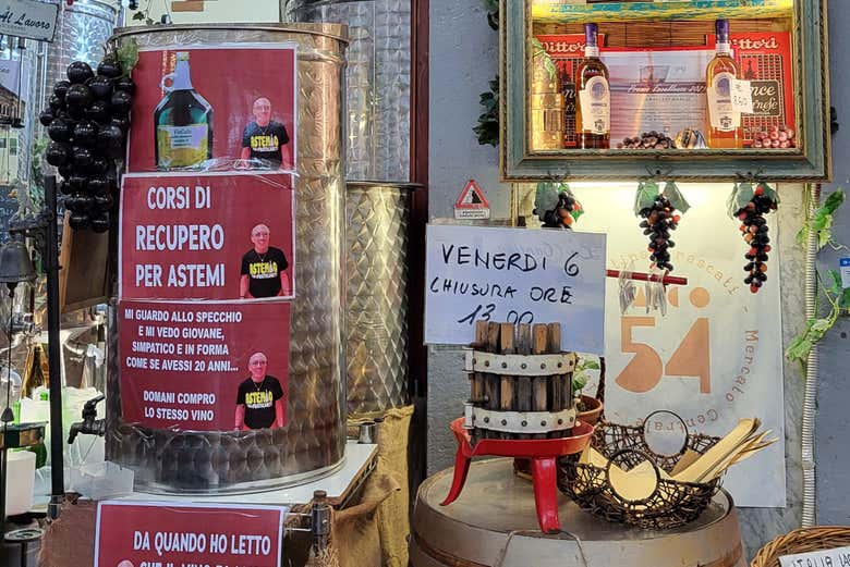 Una tienda con productos de la Toscana