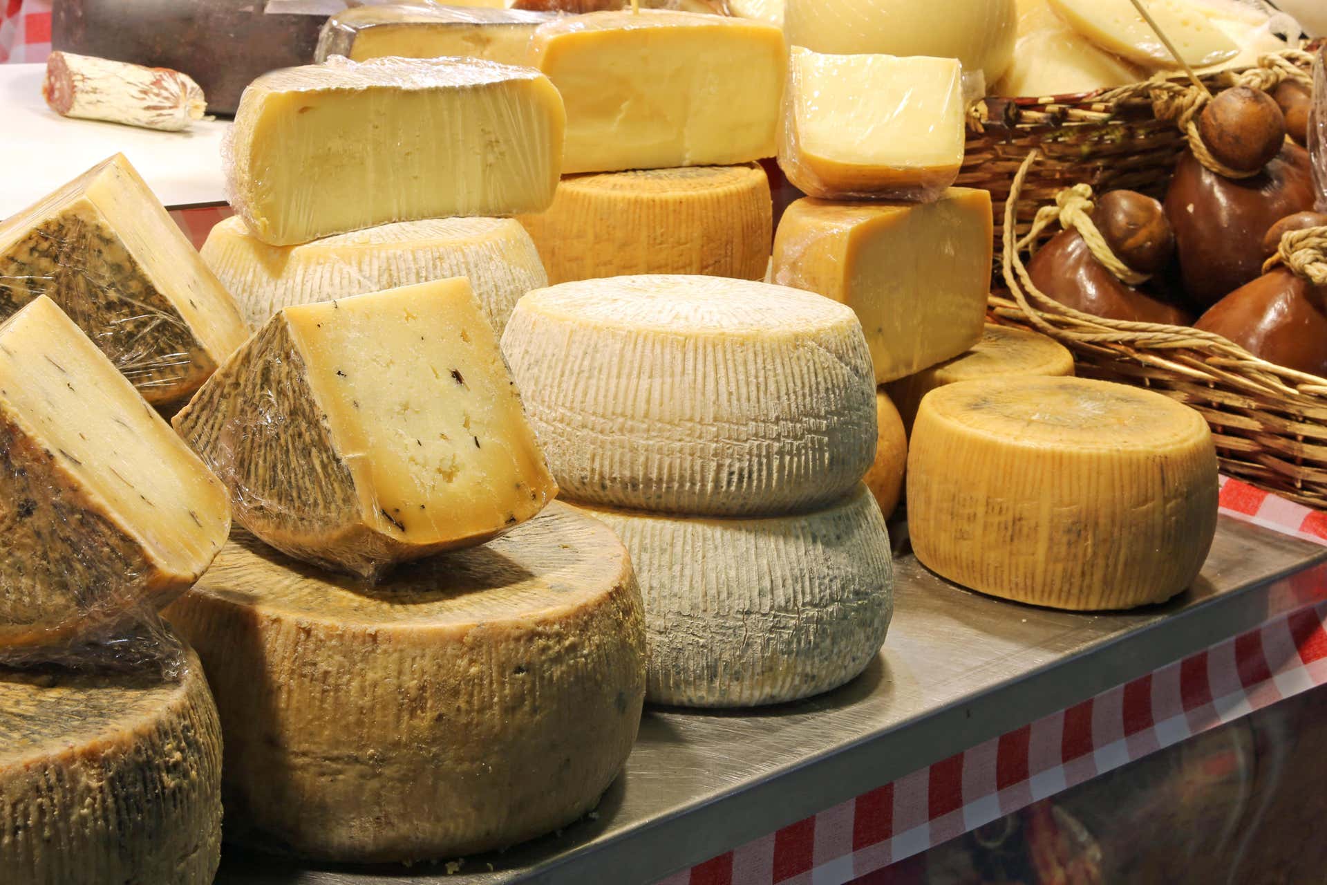 Tuscan Cheese Tour from Loreto Aprutino Book at
