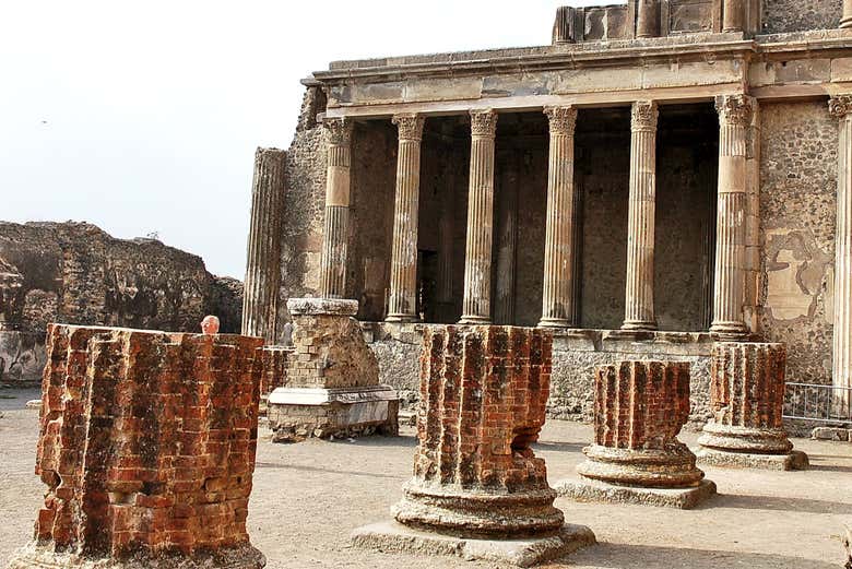Touring Pompeii