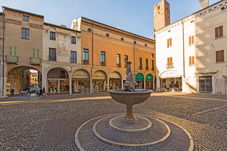 Piazza Broletto