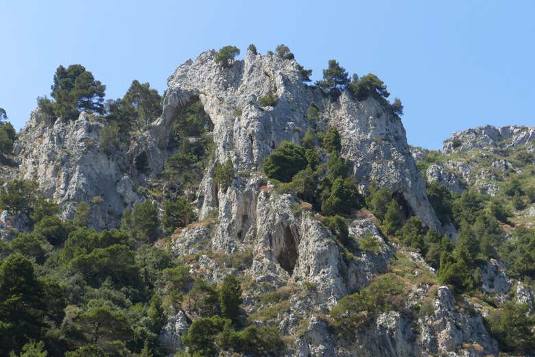 Montagnes de Capri depuis le bateau
