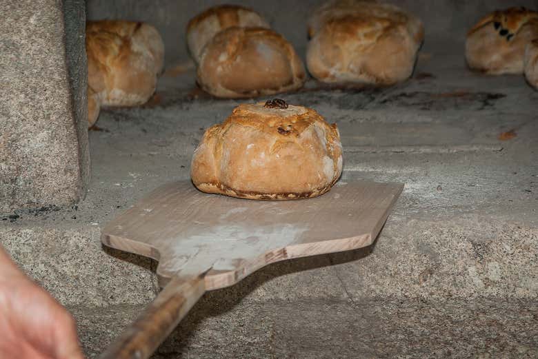 Infornando il pane