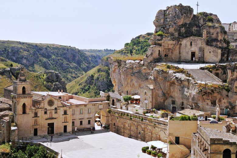 Praça e igreja de San Pietro Caveoso