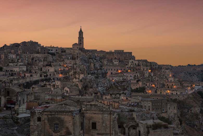 Sasso Caveoso al anochecer