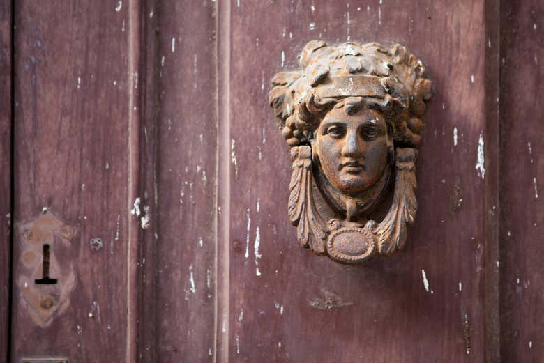 Portas antigas em Montalbano Elicona
