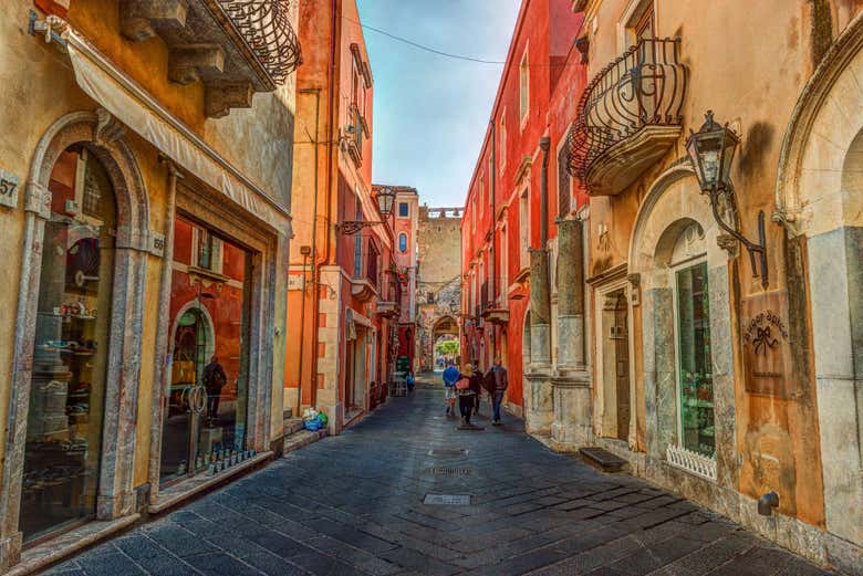 Parcourez les rues de Taormine