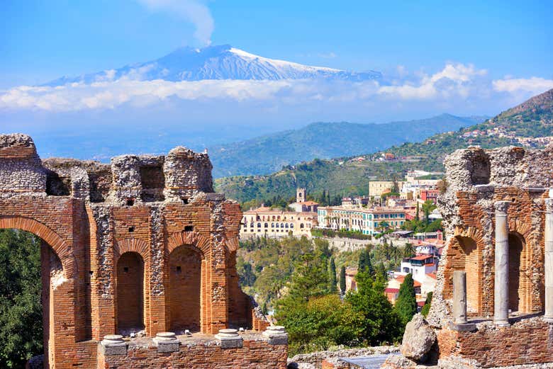 El Etna desde el Teatro Griego de Taormina
