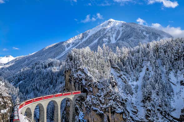 Alpes Suíços e St. Moritz de trem