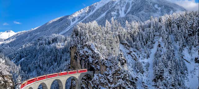 Alpes Suizos y St. Moritz en tren