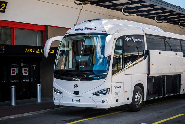 El autobús os recogerá en el aeropuerto de Malpensa