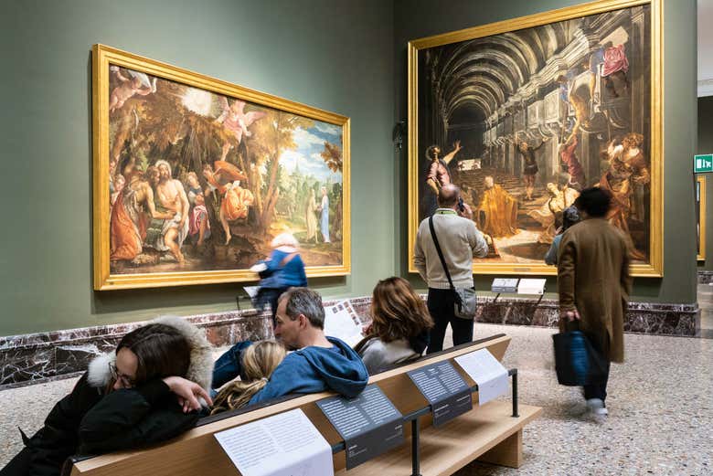 Contemplando le opere della Pinacoteca di Brera