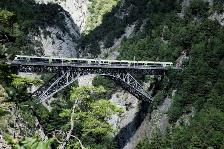 Trem Verde dos Alpes suíços