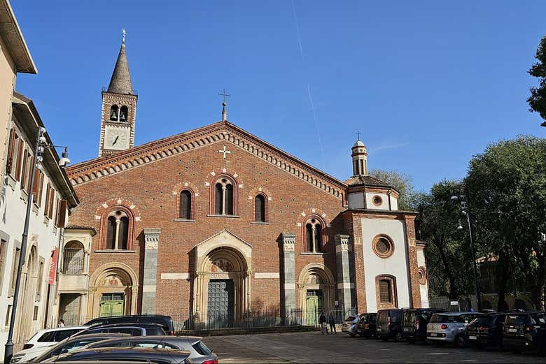 Iglesia del barrio Navigli de Milán