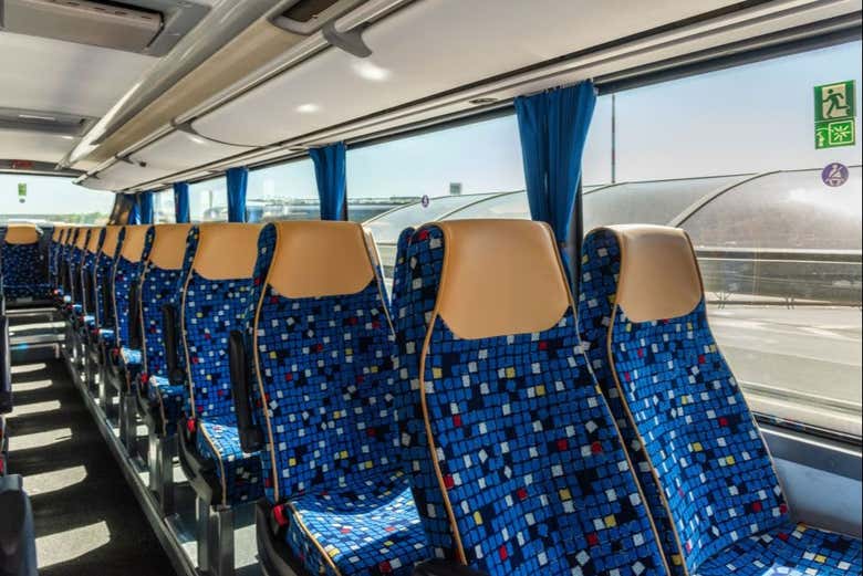 Interior de uno de los autobuses de Autostradale