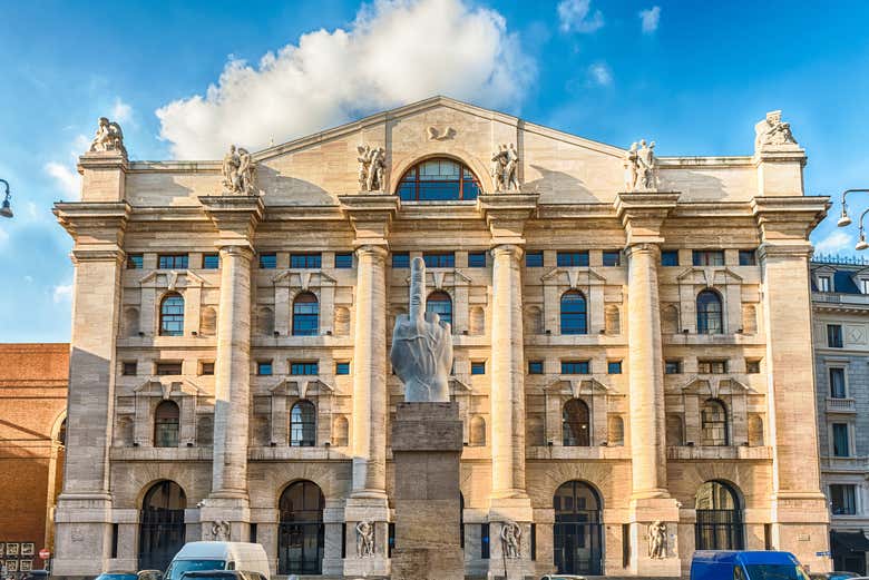 Facciata di Palazzo Mezzanotte