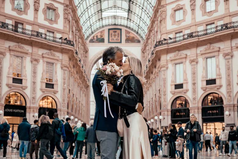 Una foto romántica en la Galería de Víctor Manuel II