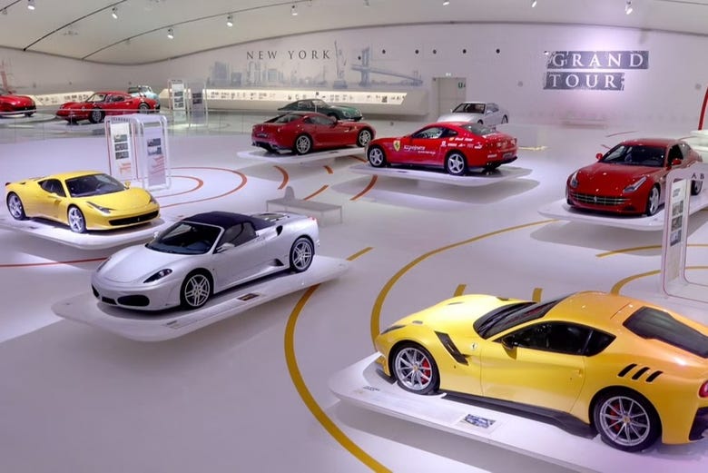 Voitures au musée Ferrari de Maranello