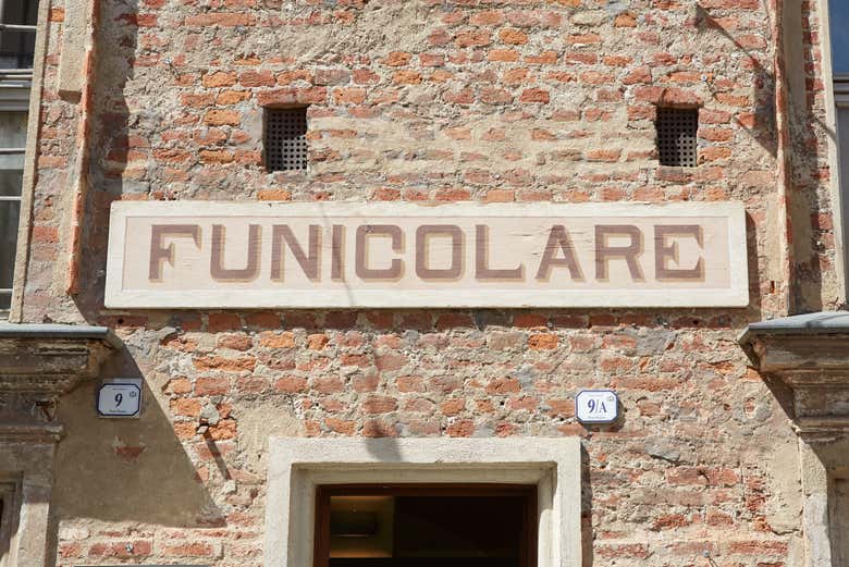 Antico cartello della funicolare di Mondovì