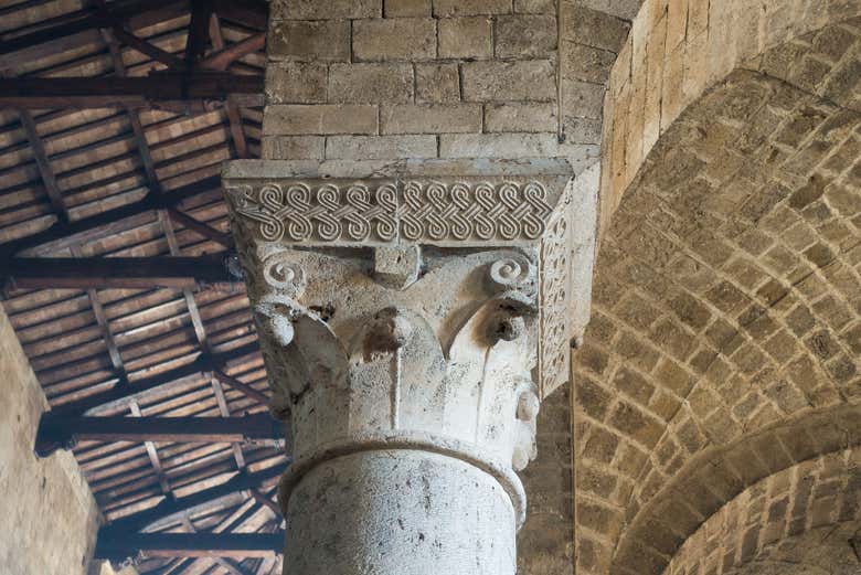 Colonnes de l'abbaye de Sant'Antimo