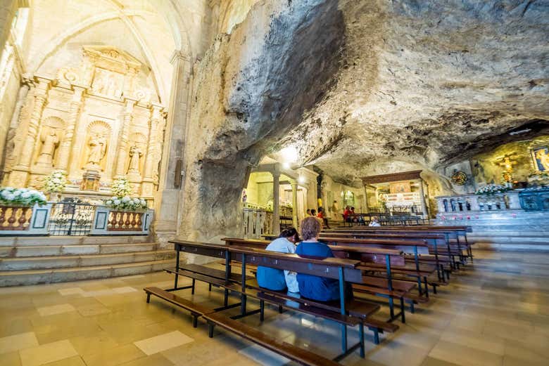 Interni del Santuario di San Michele Arcangelo
