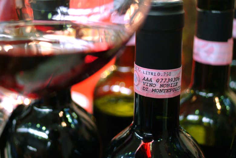 Bottiglia di vino Nobile di Montepulciano
