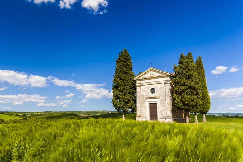 Admire the Chapel of the Madonna di Vitaleta