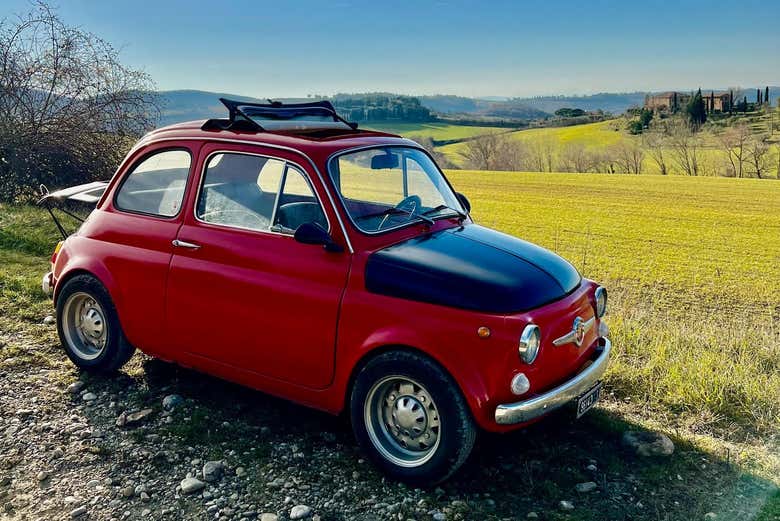 Una Fiat 500 d'epoca in Val d'Orcia