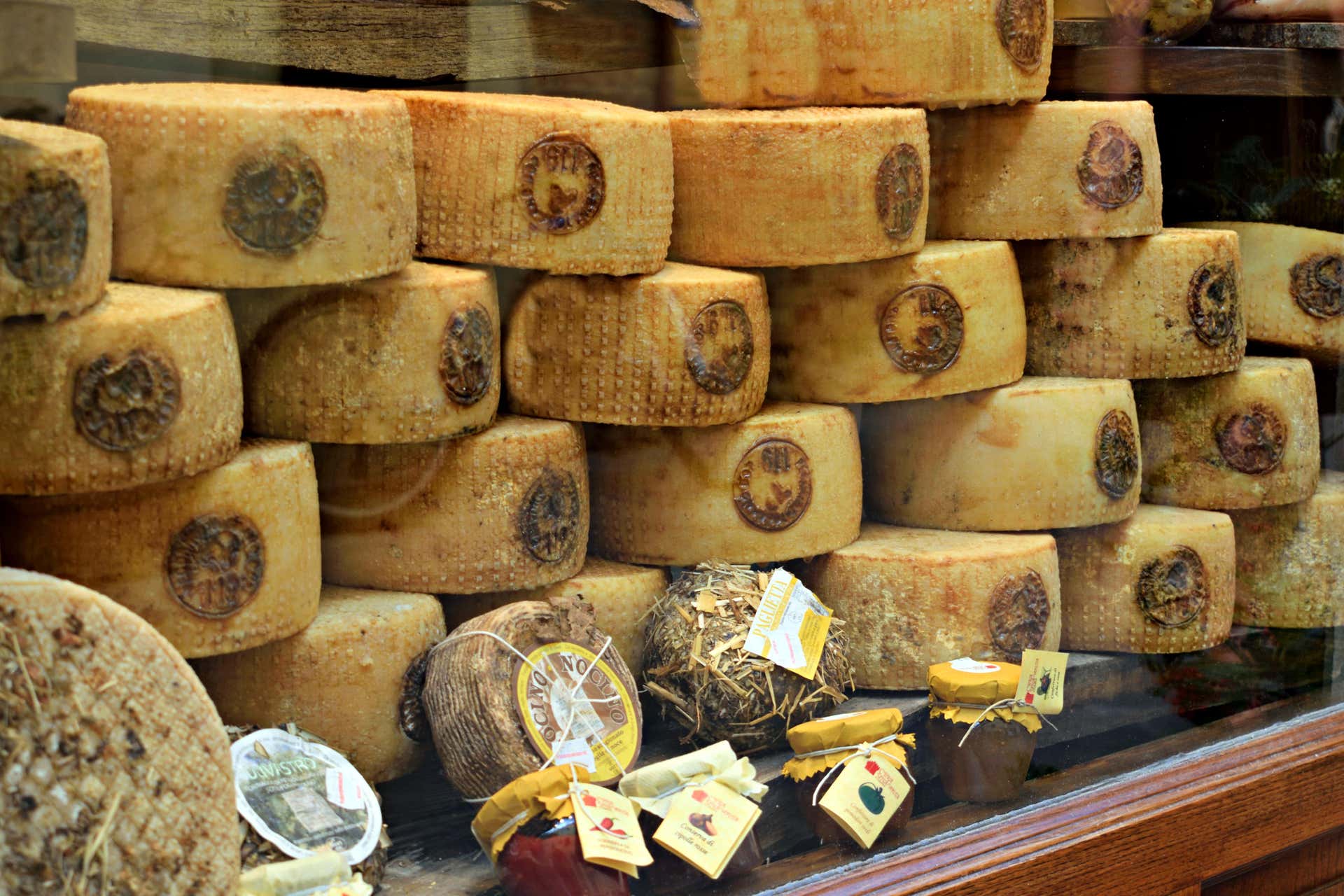Tour del vino e del pecorino toscano