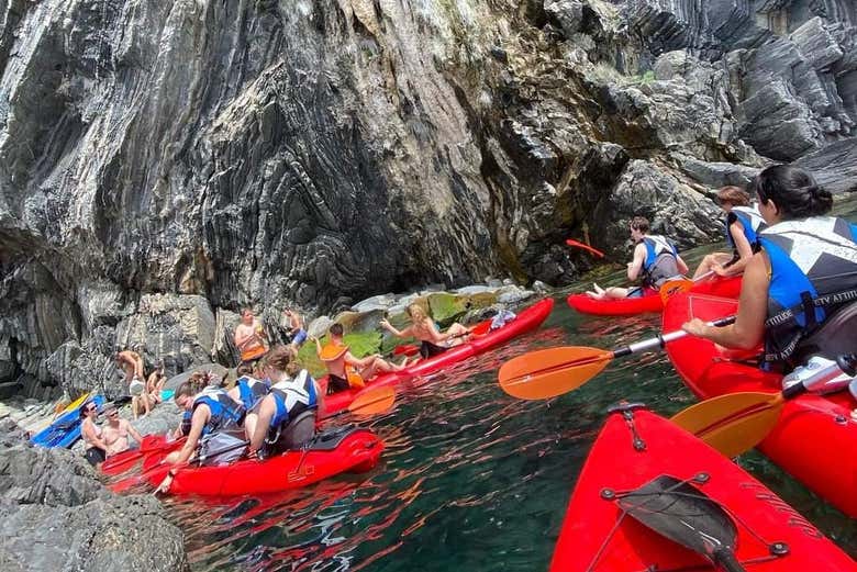 Remando alle Cinque Terre