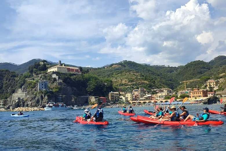 Alla scoperta delle Cinque Terre in kayak