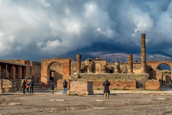 Ancient Pompeii Experience: Walking Tour and Gastronomic Journey